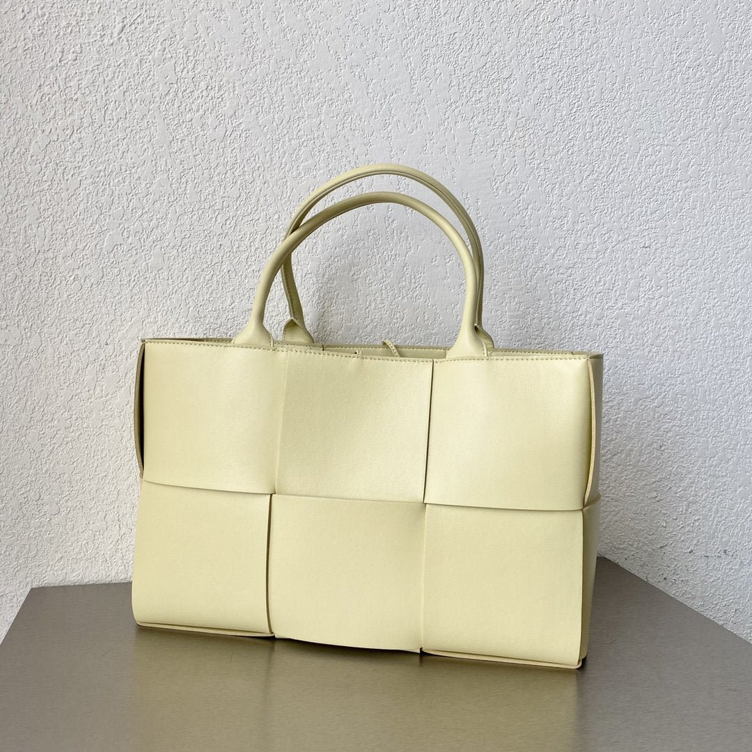 Top Quality Arco Tote Bag For Women Cream 609175Vcqc27450 5177