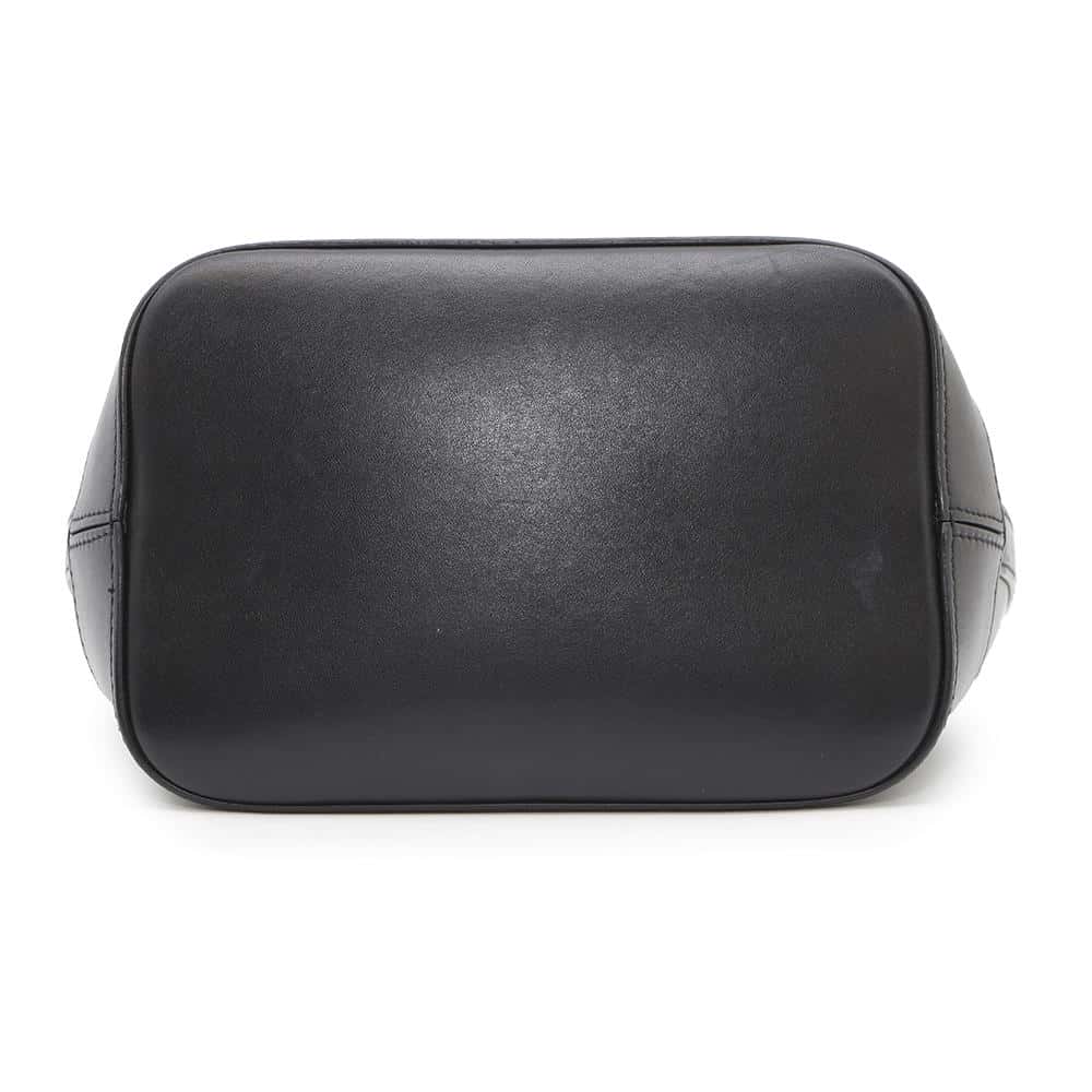 Cuir Triomphe Bucket Shoulder Bag Calf Leather Black