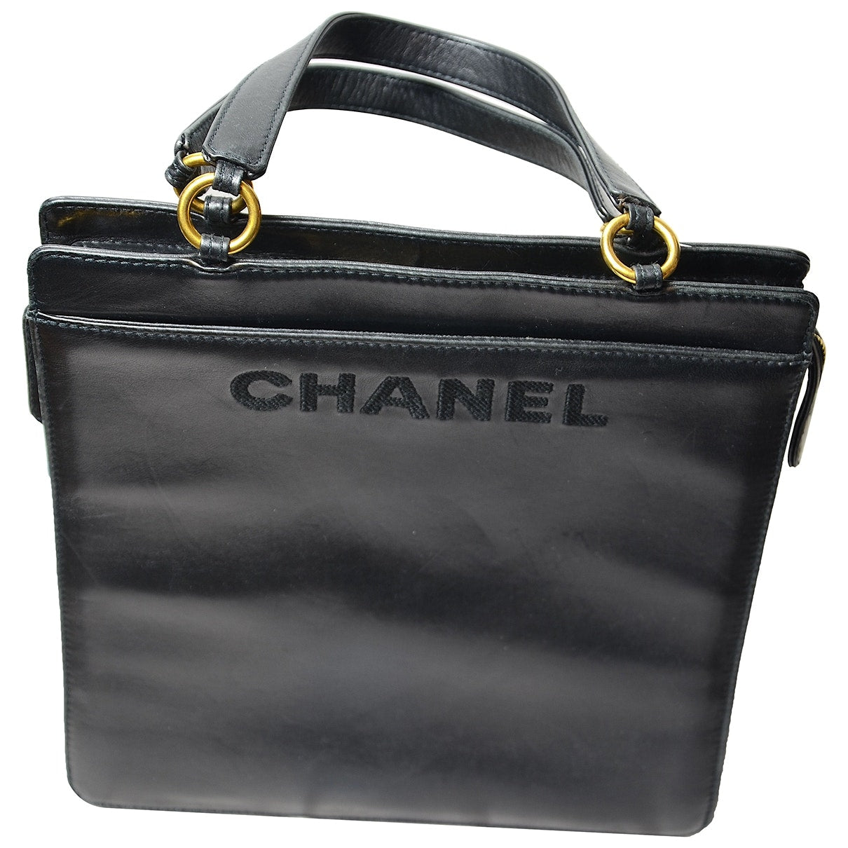 black leather handbag Statement