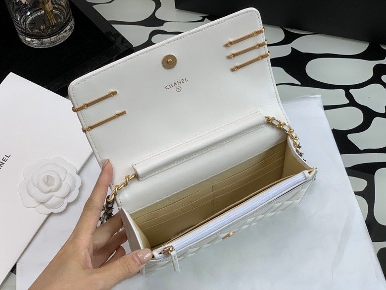CHLFlap 7in 19cm White Handbag