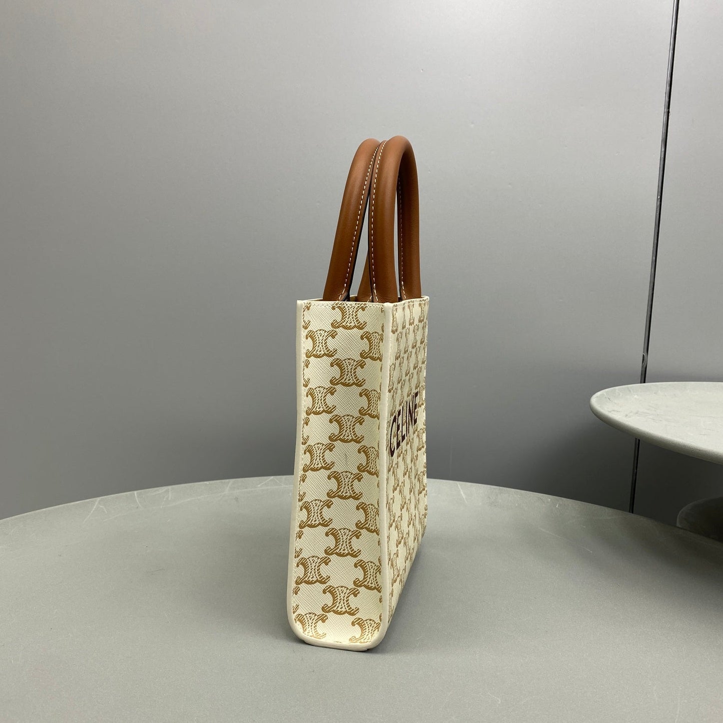 Top Quality Vertical Cabas In Triomphe For Canvas White Travel Bag