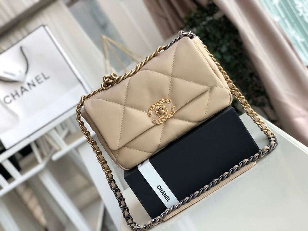 Chanel Top Qualityap Beige Flap Travel Bag