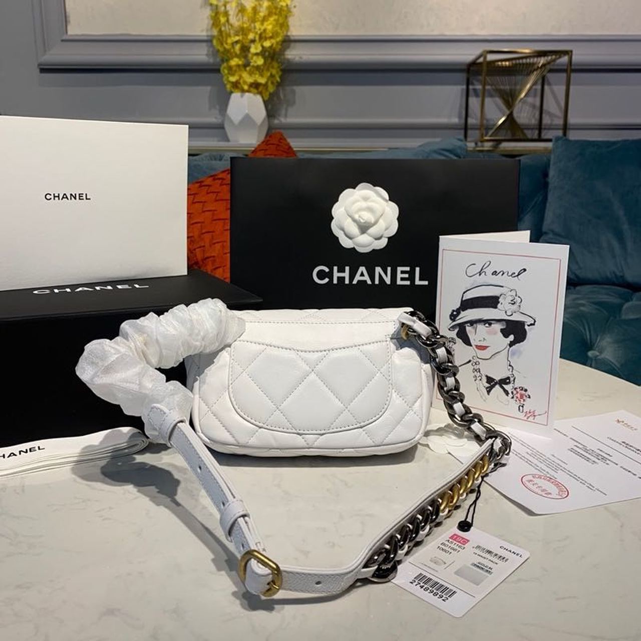 CHL 19 Waist 7.8in 20cm White Handbag