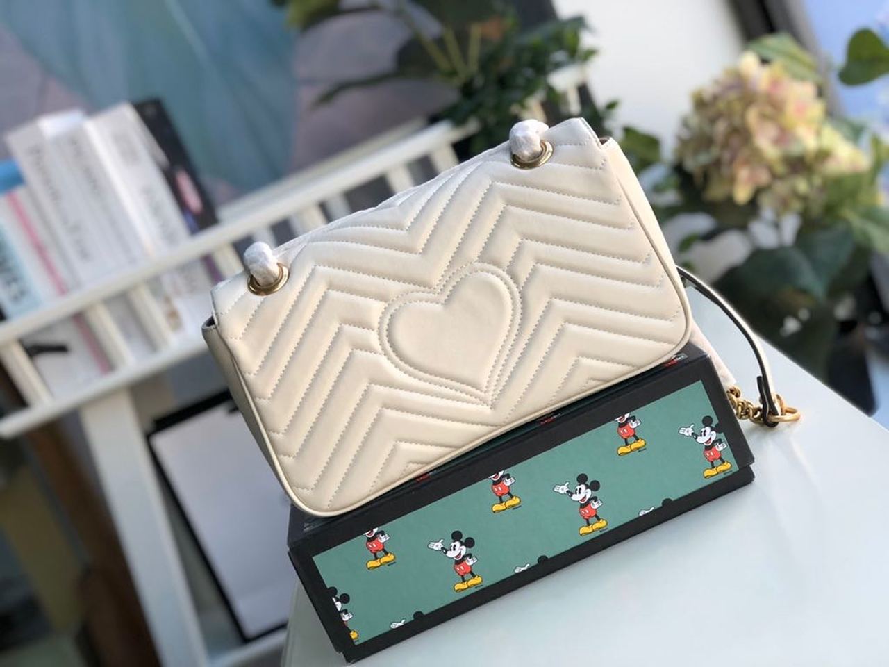 gg Marmont Matelassé Chevron White Small Shoulder Bag