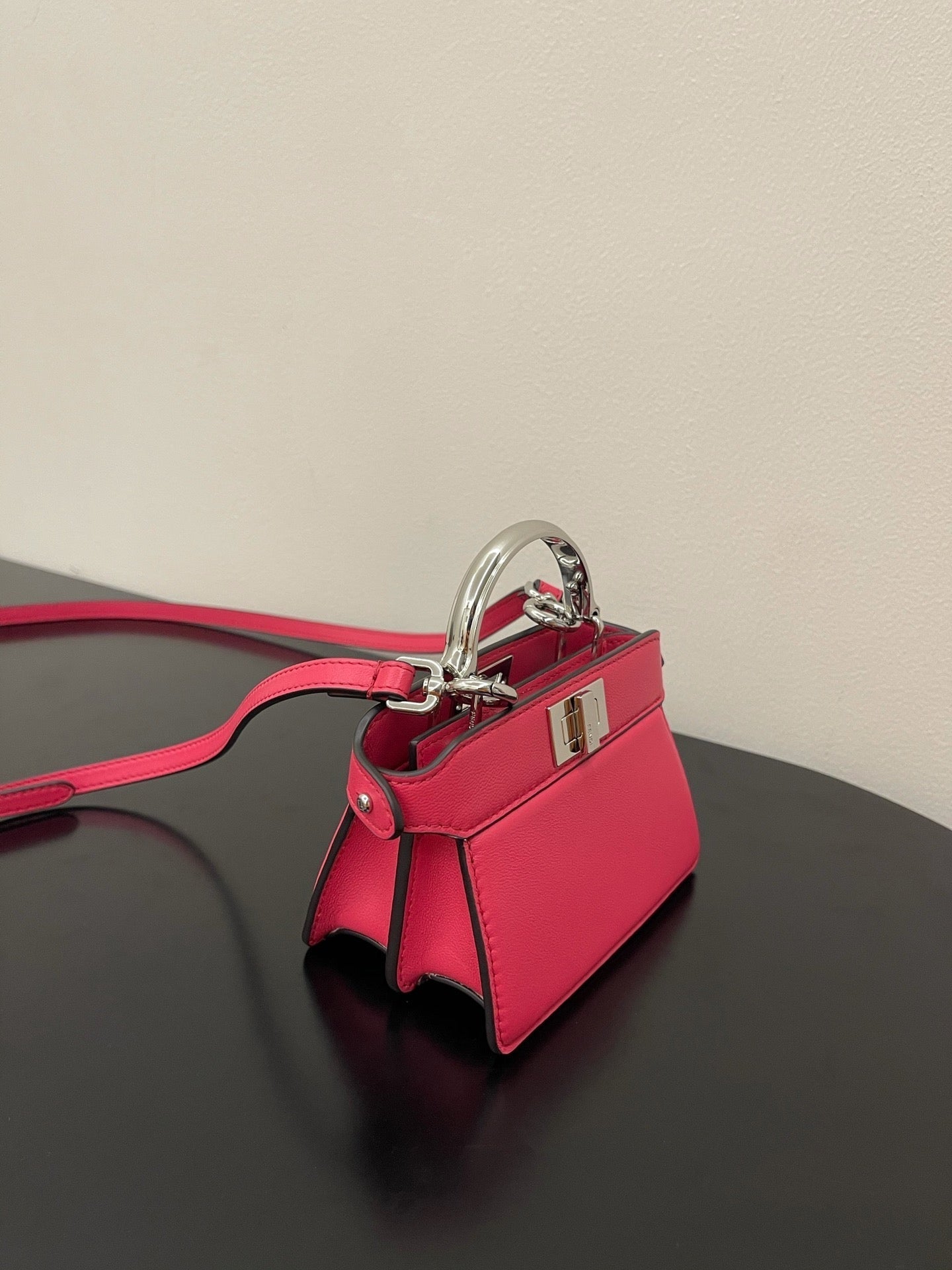 Top QualityTop Quality Peekaboo ISeeU Pink Handbag Bag 11Cm45In