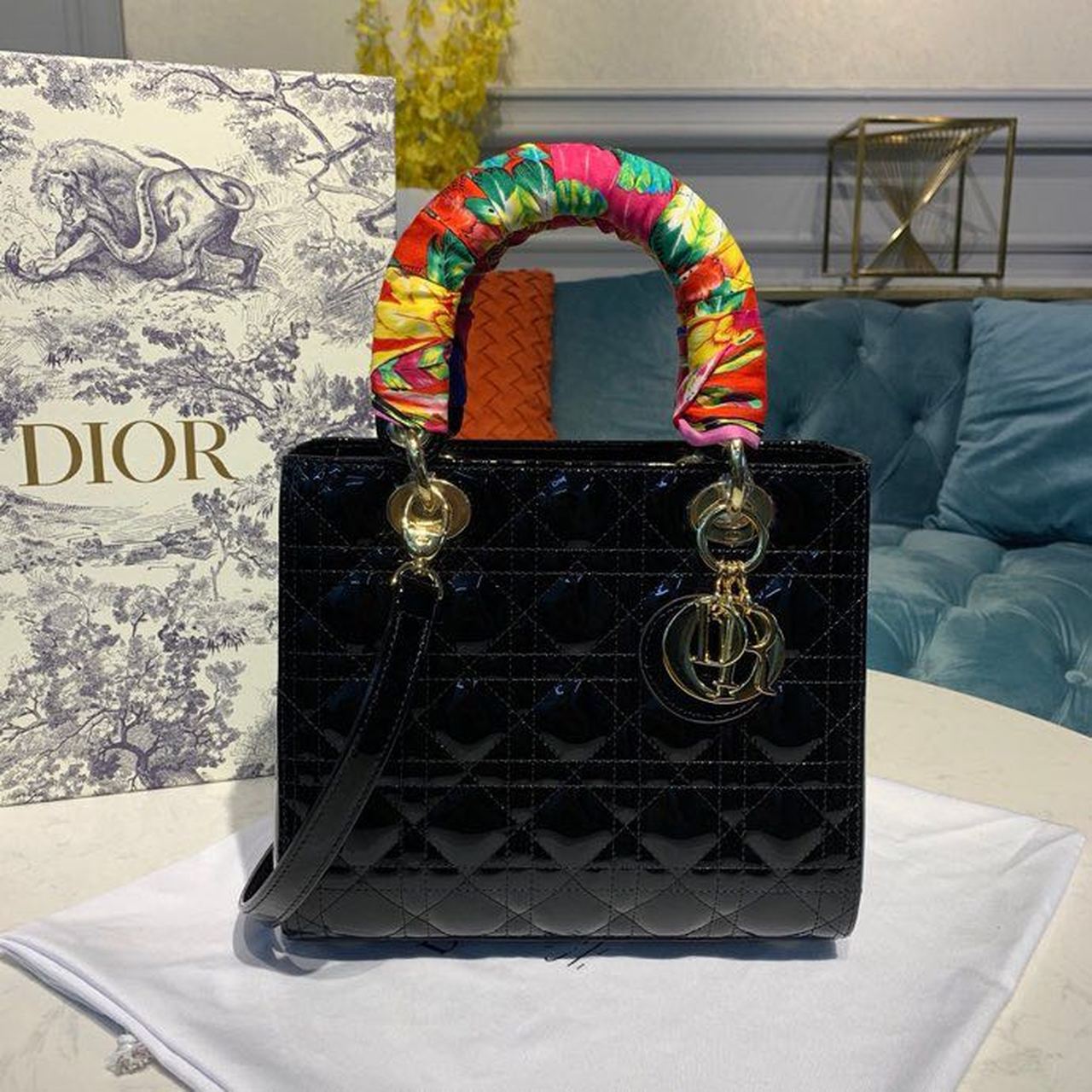 Metop Qualityum Lady Patent Black Travel Bag