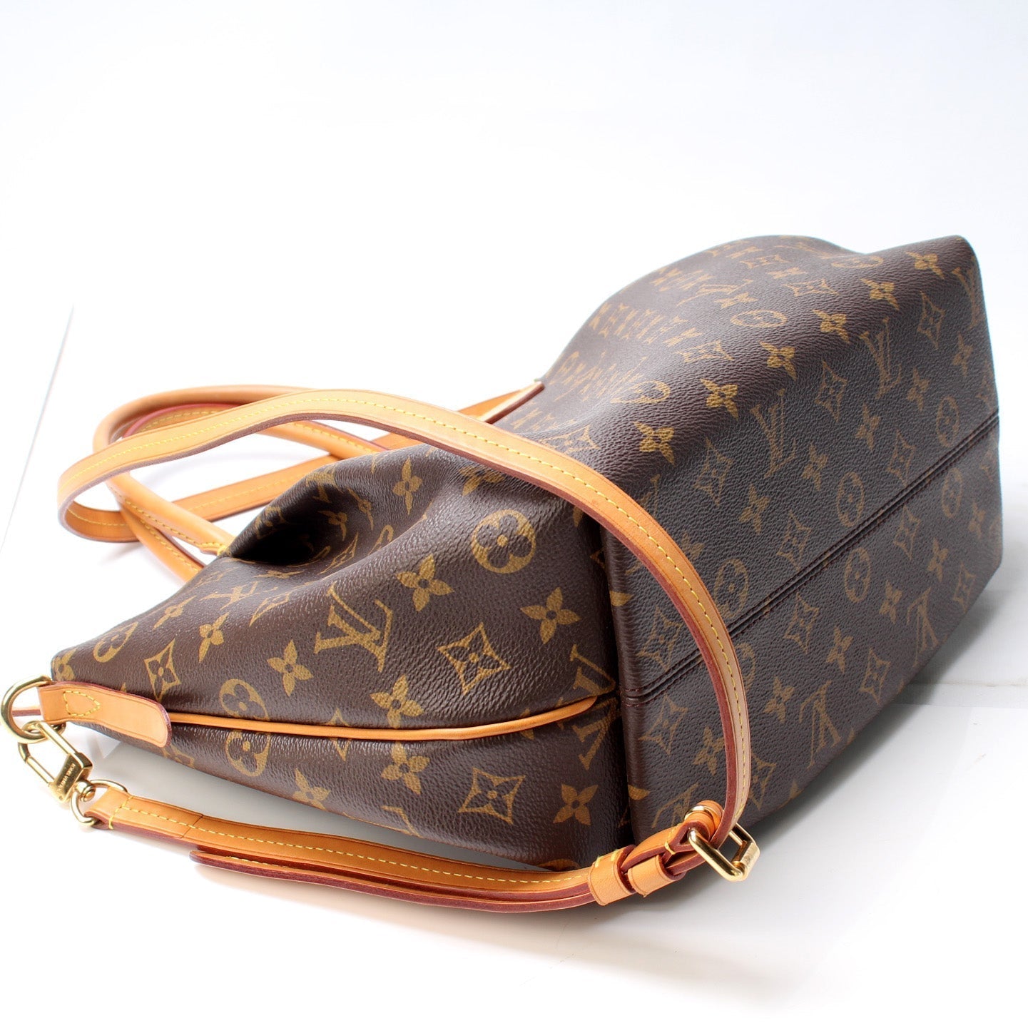 Louis Vuitton Turenne Monogram MM Handbag Monogram 9
