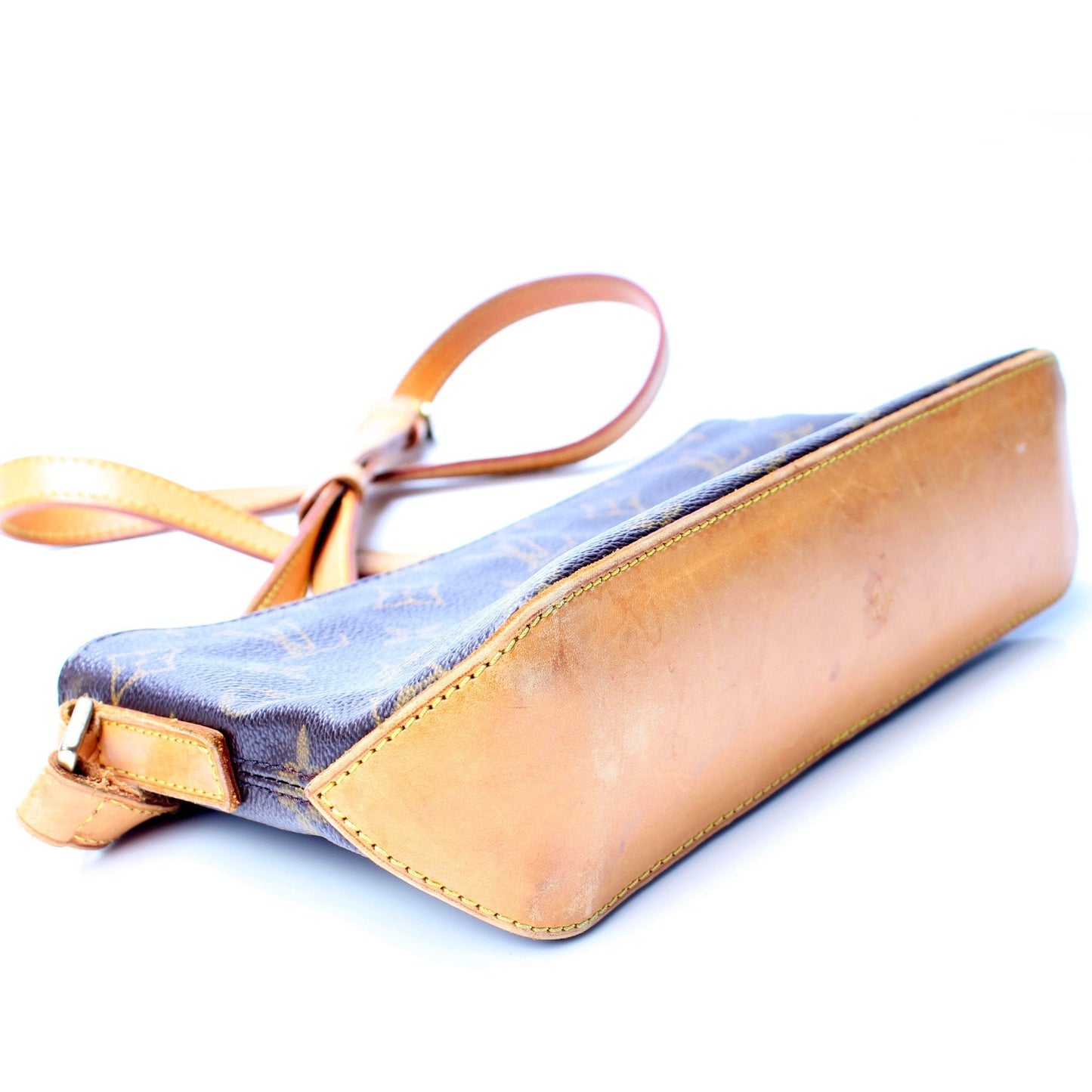 Louis Vuitton Trotteur Monogram Handbag Monogram 3