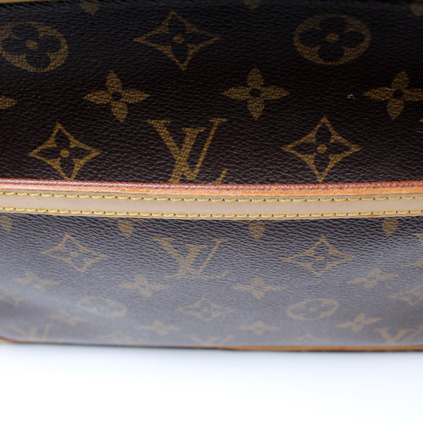 Louis Vuitton Trocadero 30 Monogram Handbag