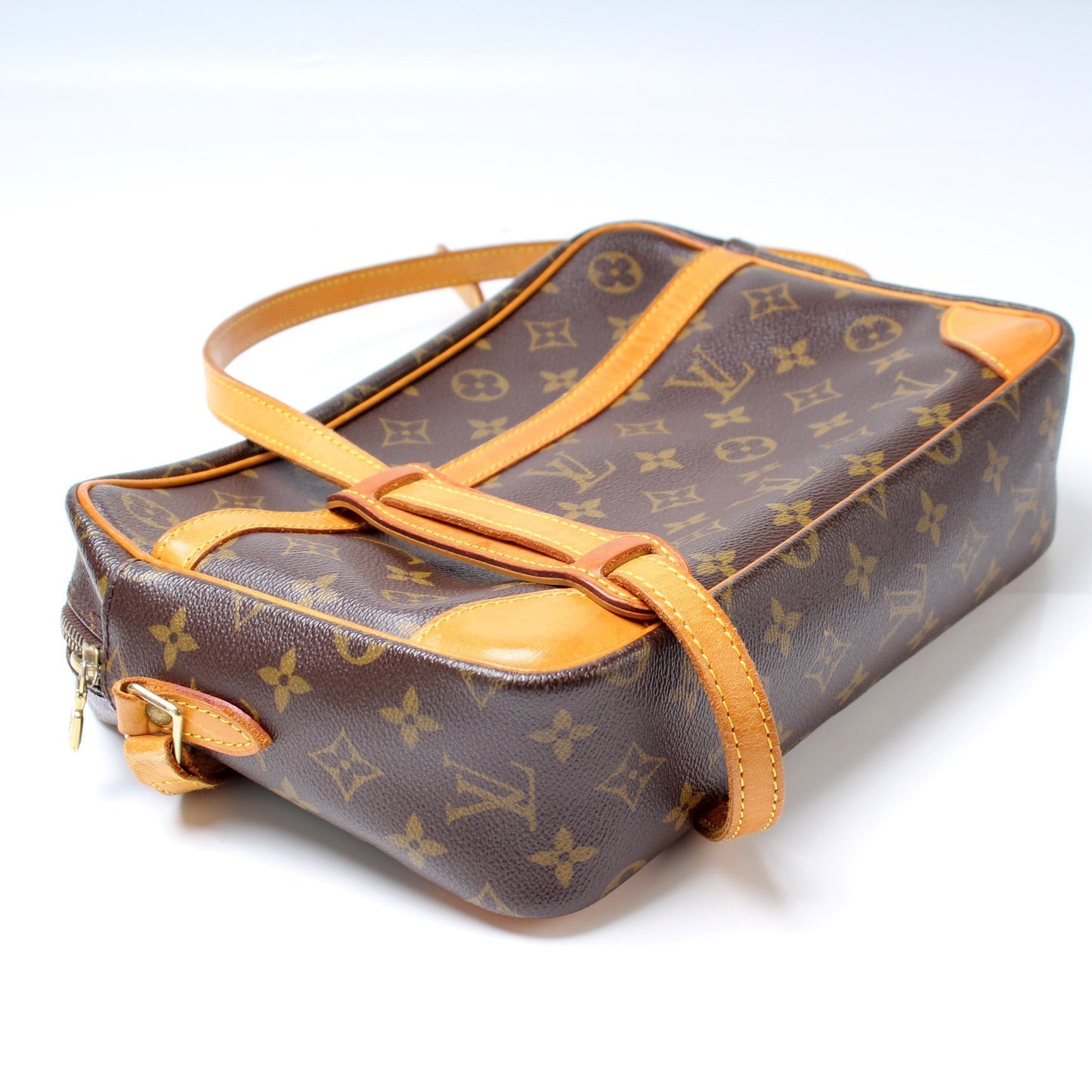 Louis Vuitton Trocadero 30 Monogram Handbag Monogram 10