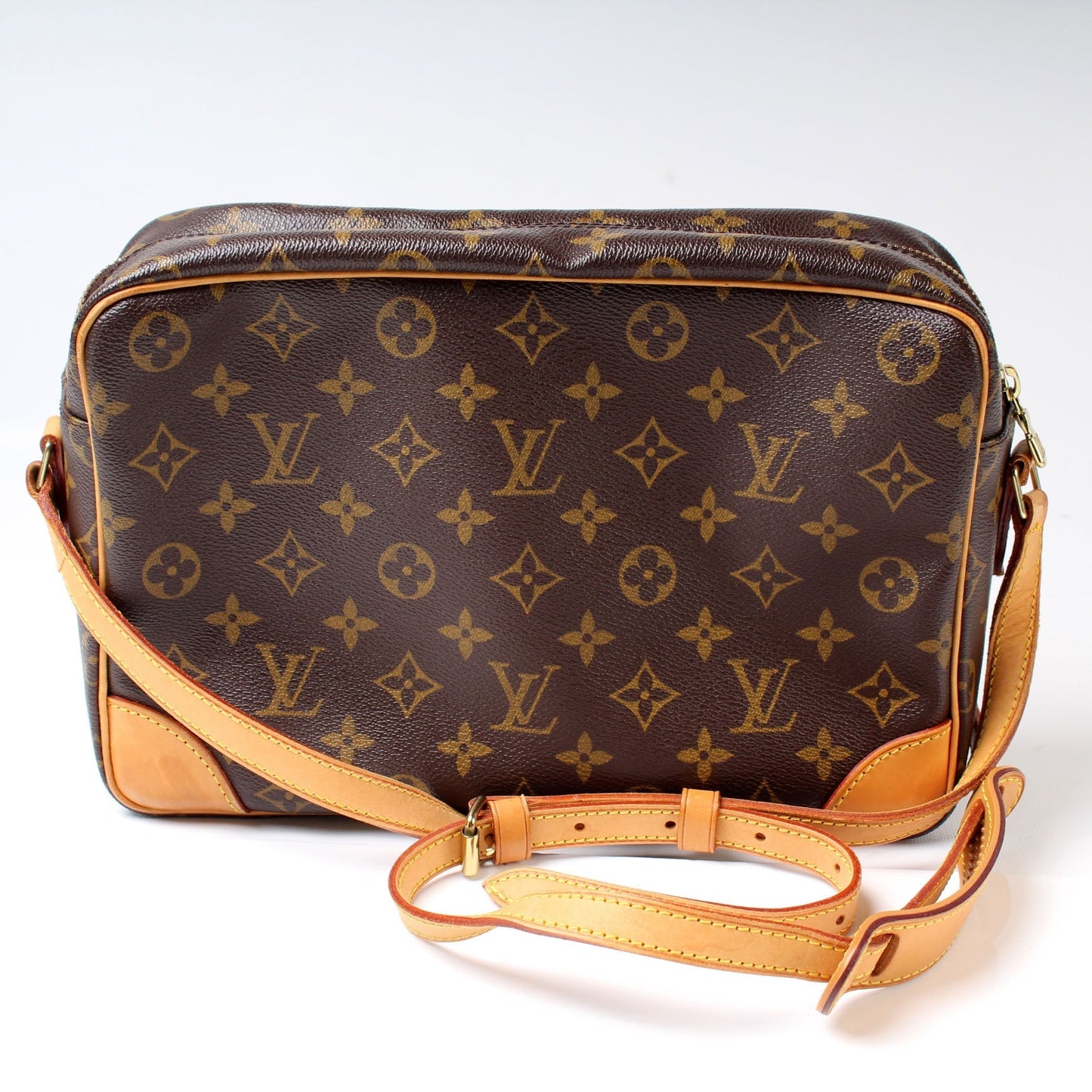 Louis Vuitton Trocadero 30 Monogram Handbag 30 Monogram