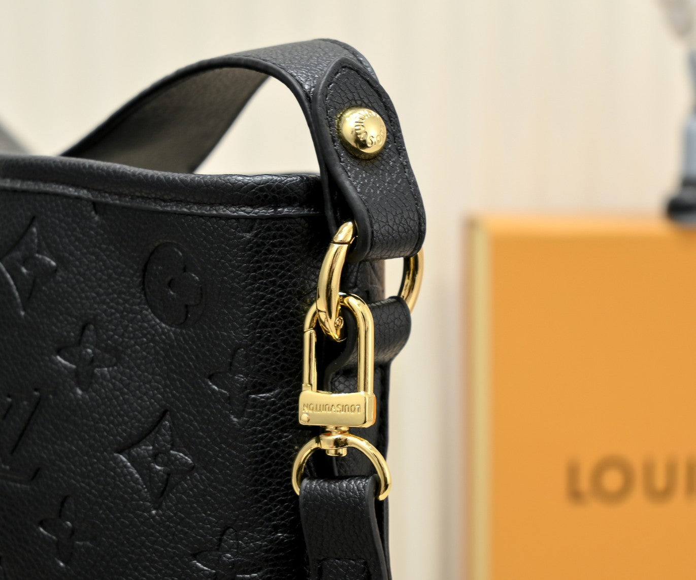 EN - Luxury LUV 806 Travel Bag