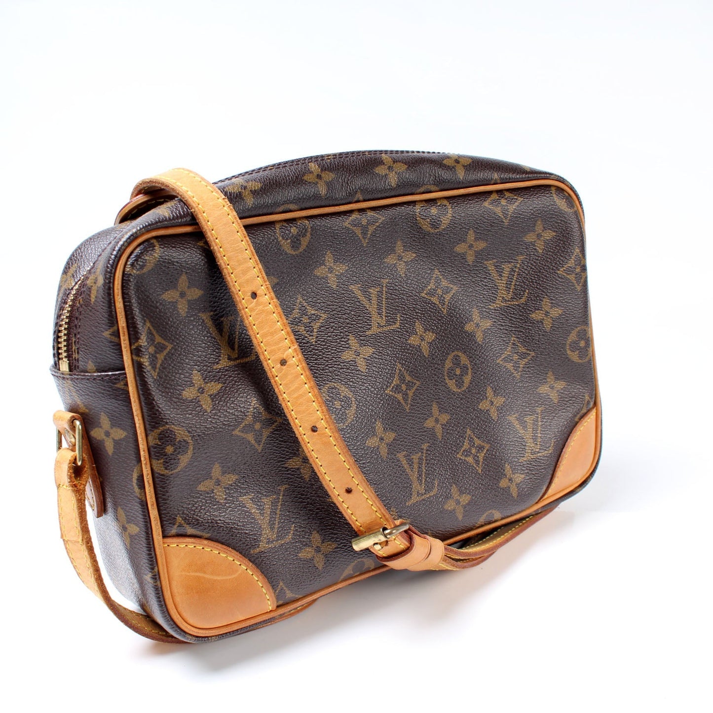 Louis Vuitton Trocadero 27 Monogram Handbag Monogram 11