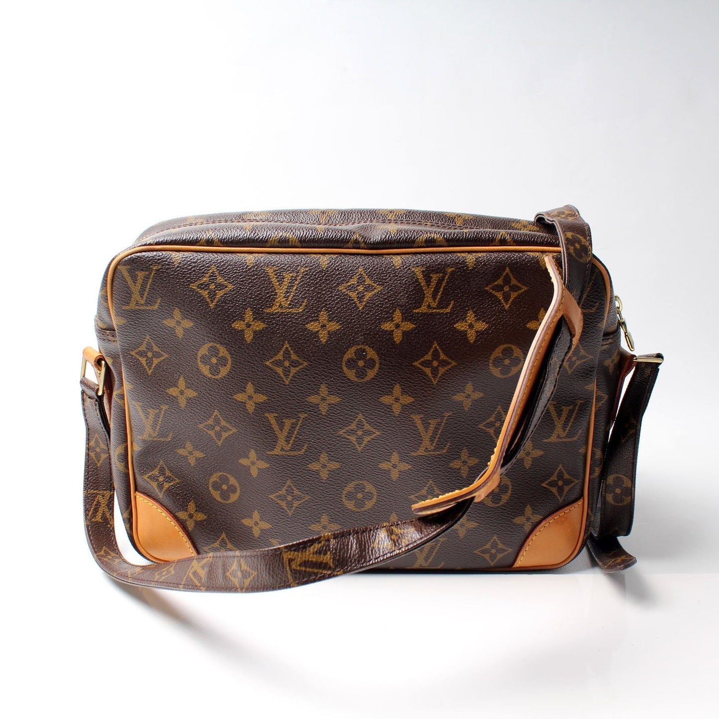 Louis Vuitton Nil Monogram Handbag