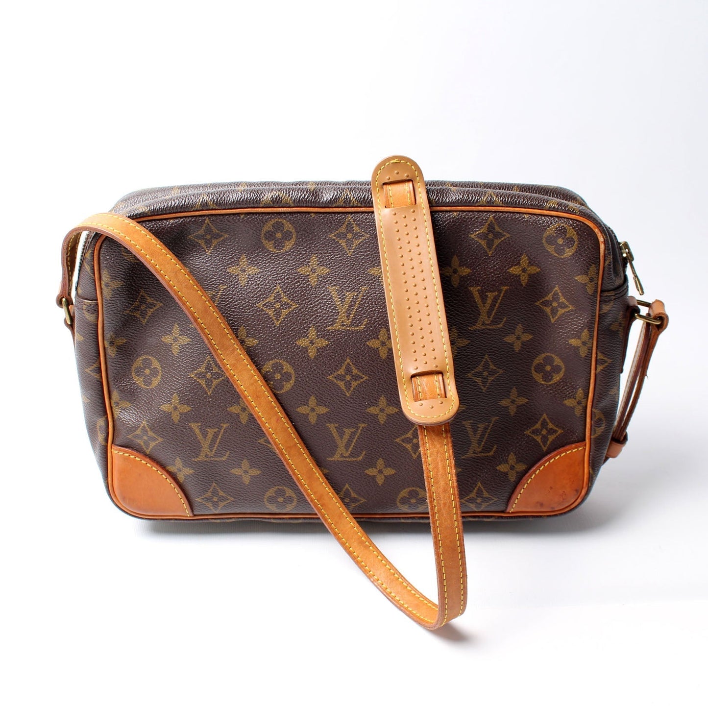 Louis Vuitton Trocadero 30 Monogram Handbag Monogram 12