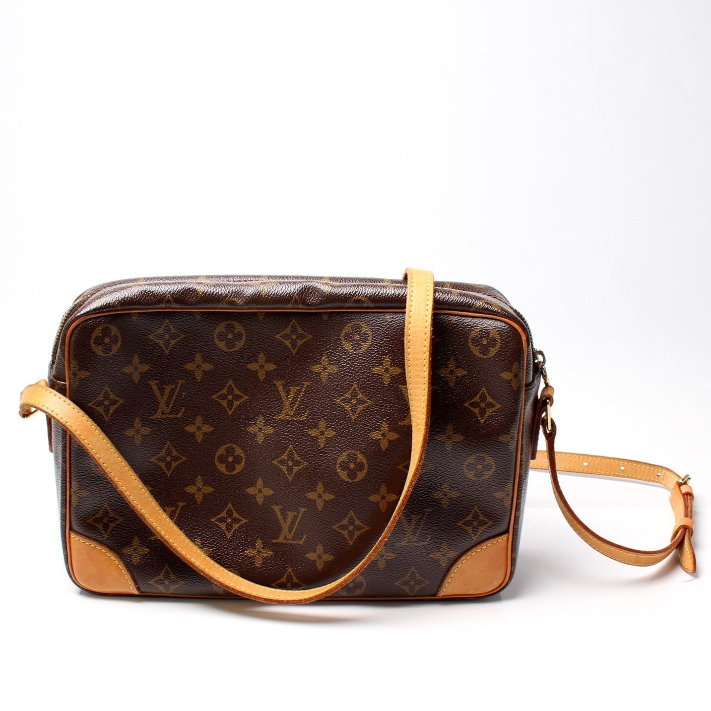 Louis Vuitton Trocadero 30 Monogram Handbag Monogram 13
