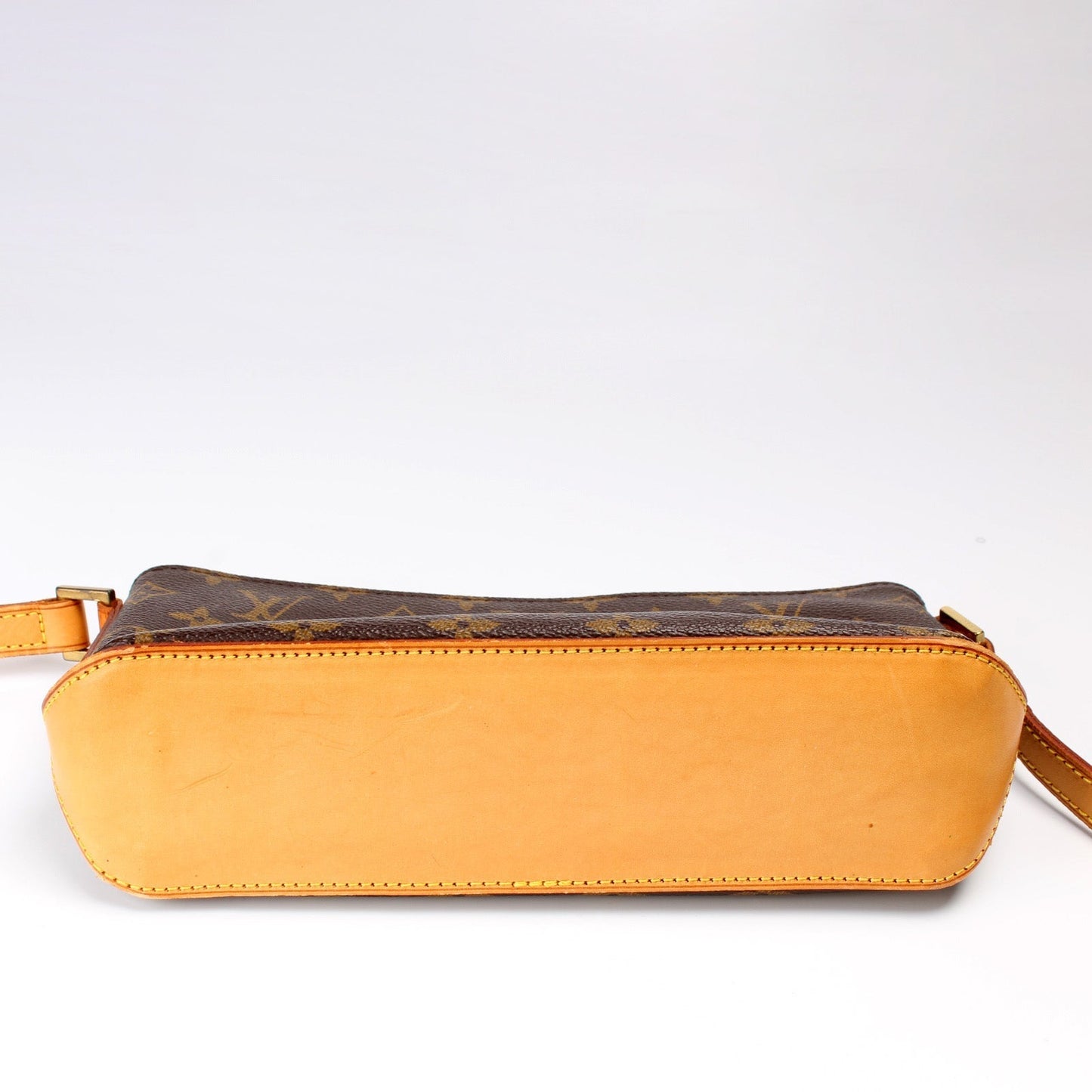 Louis Vuitton Trotteur Monogram Handbag Monogram 12