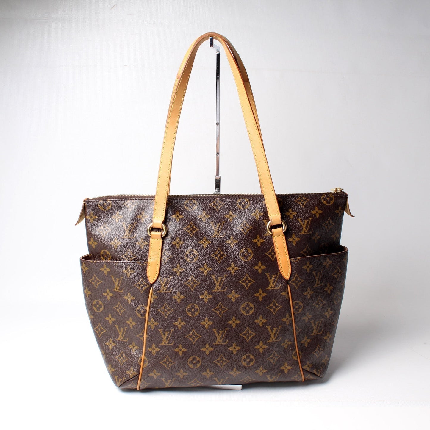Louis Vuitton Totally Monogram MM Handbag Monogram 6