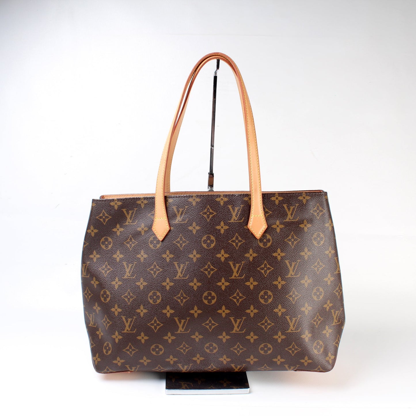 Louis Vuitton Wilshire Monogram MM Handbag