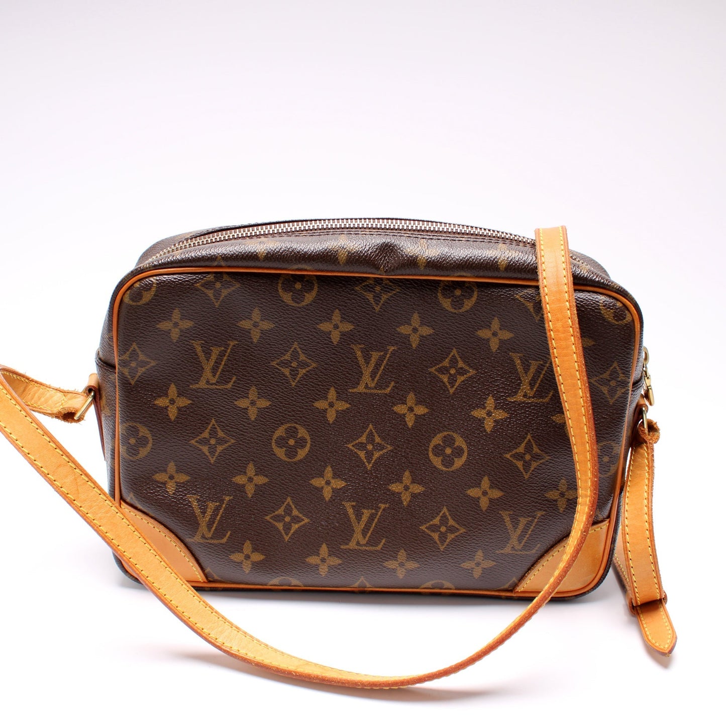 Louis Vuitton Trocadero 27 Monogram Handbag Monogram 16