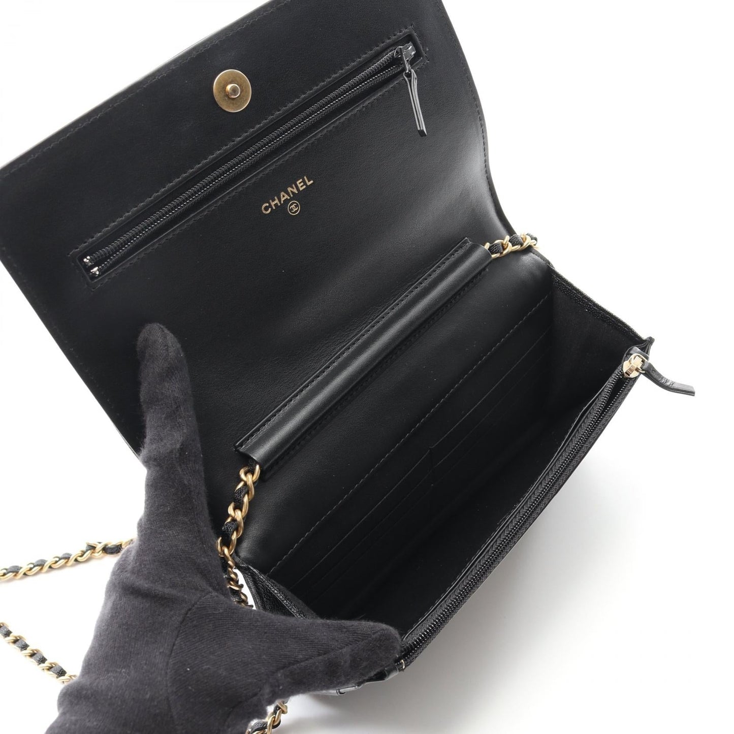 Boy Grained Calfskin Shoulder Classic