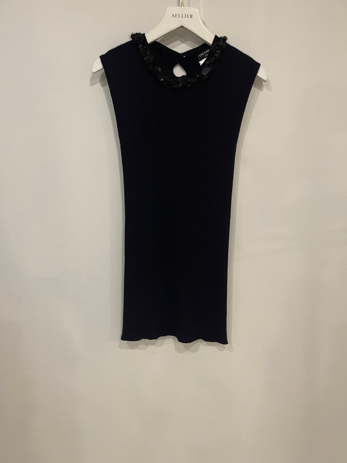 Chanel Purple Cashmere Silk Blend Sleeveless Top with Stone-Embellished Collar Size FR 40 (UK 12) Accessory