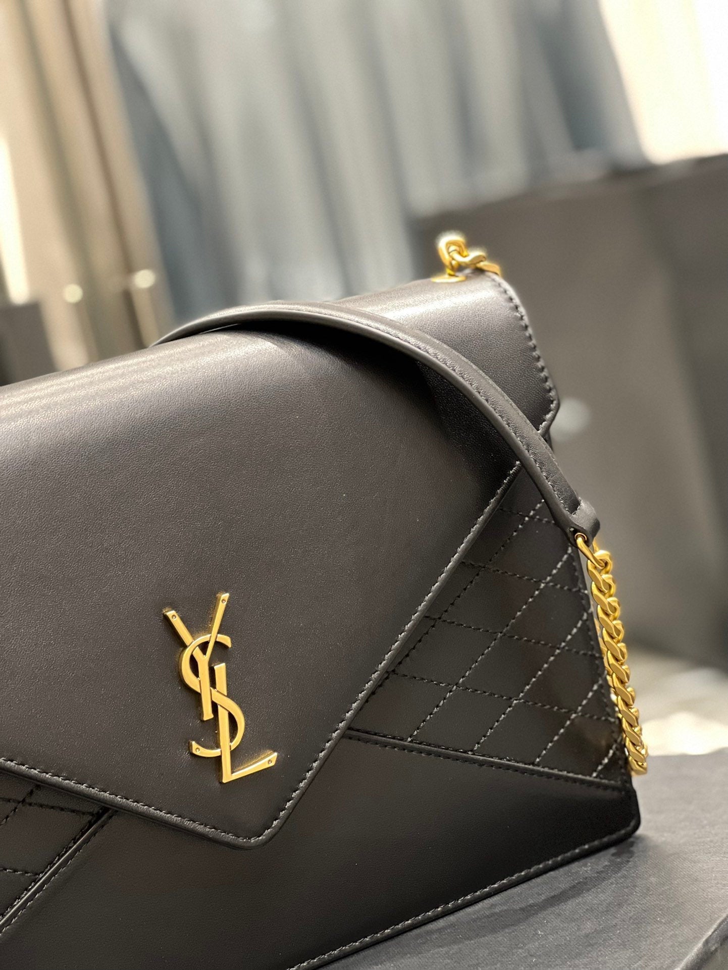 YSL Saint Laurent Gaby Hardware 10in 27cm Black Gold Chain Handbag