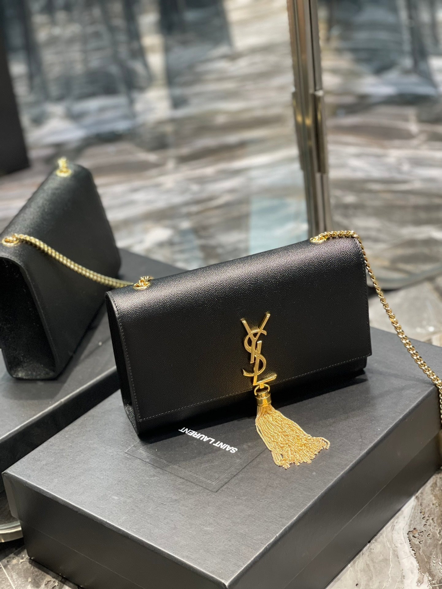 YSL Saint Laurent Kata Tassel 9in 24cm Black Medium Chain Handbag