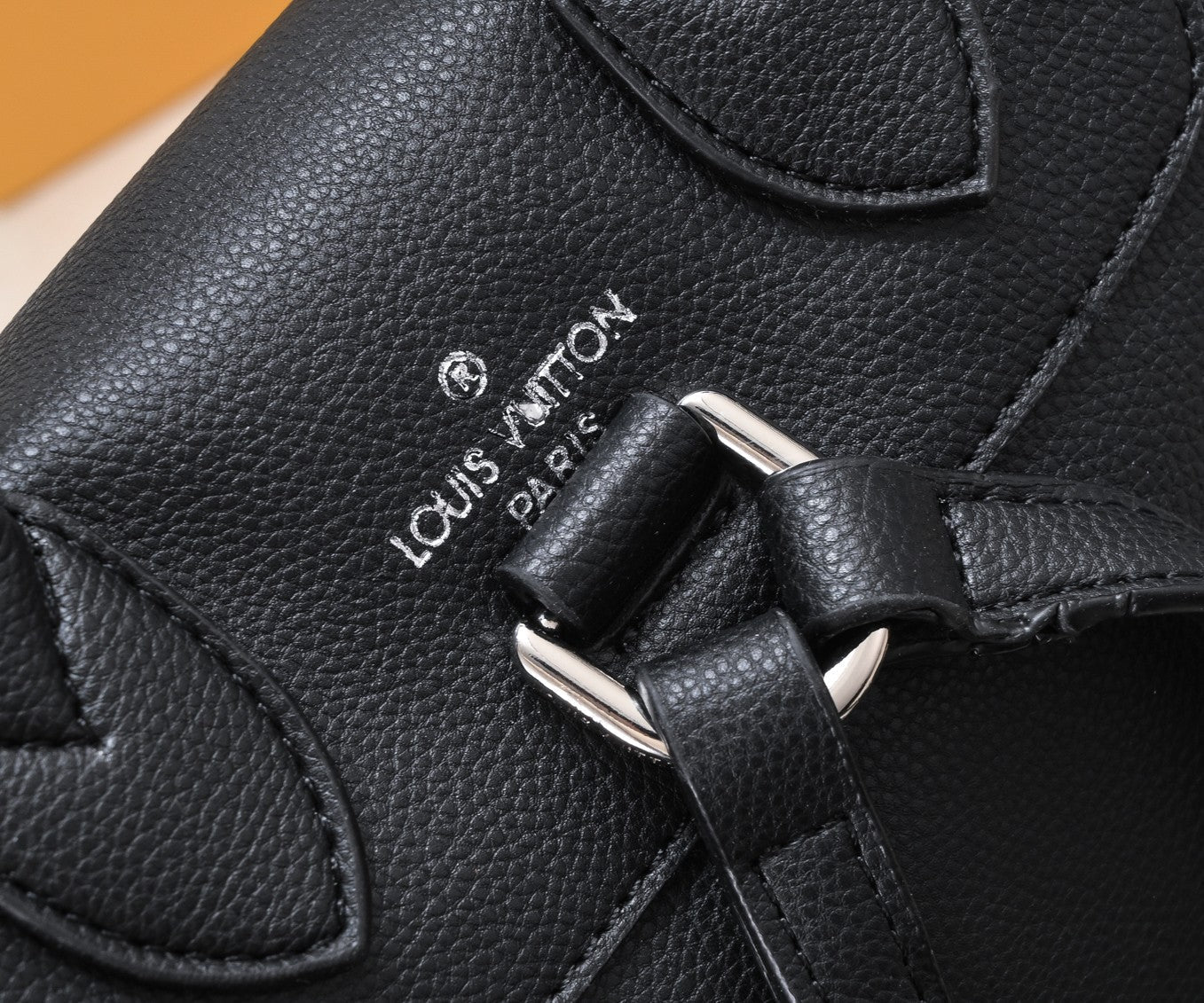 EN - Luxury LUV 808 Travel Bag