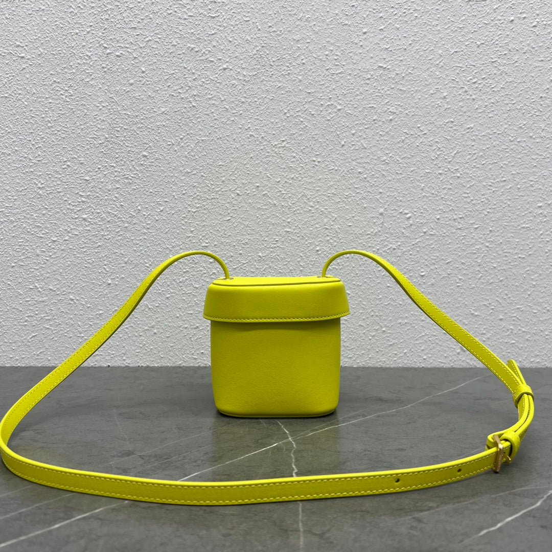 Top Quality Box Cuir Triomphe Yellow For Small Travel Bag 4In11Cm 5634