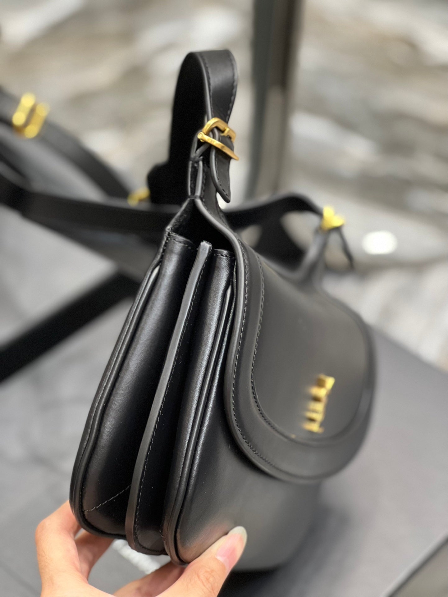 YSL Saint Laurent Charlie Shoudler 9.1in 23cm Black Medium Handbag