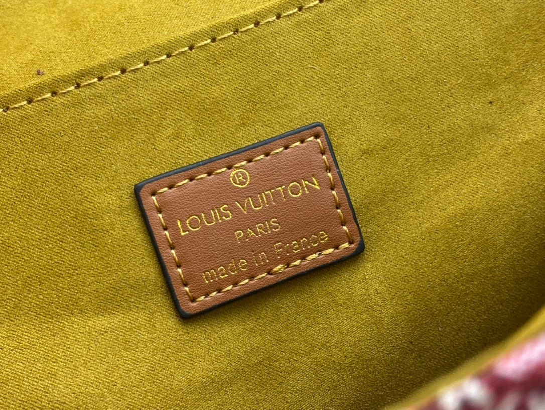 EN - Luxury LUV 801 Travel Bag