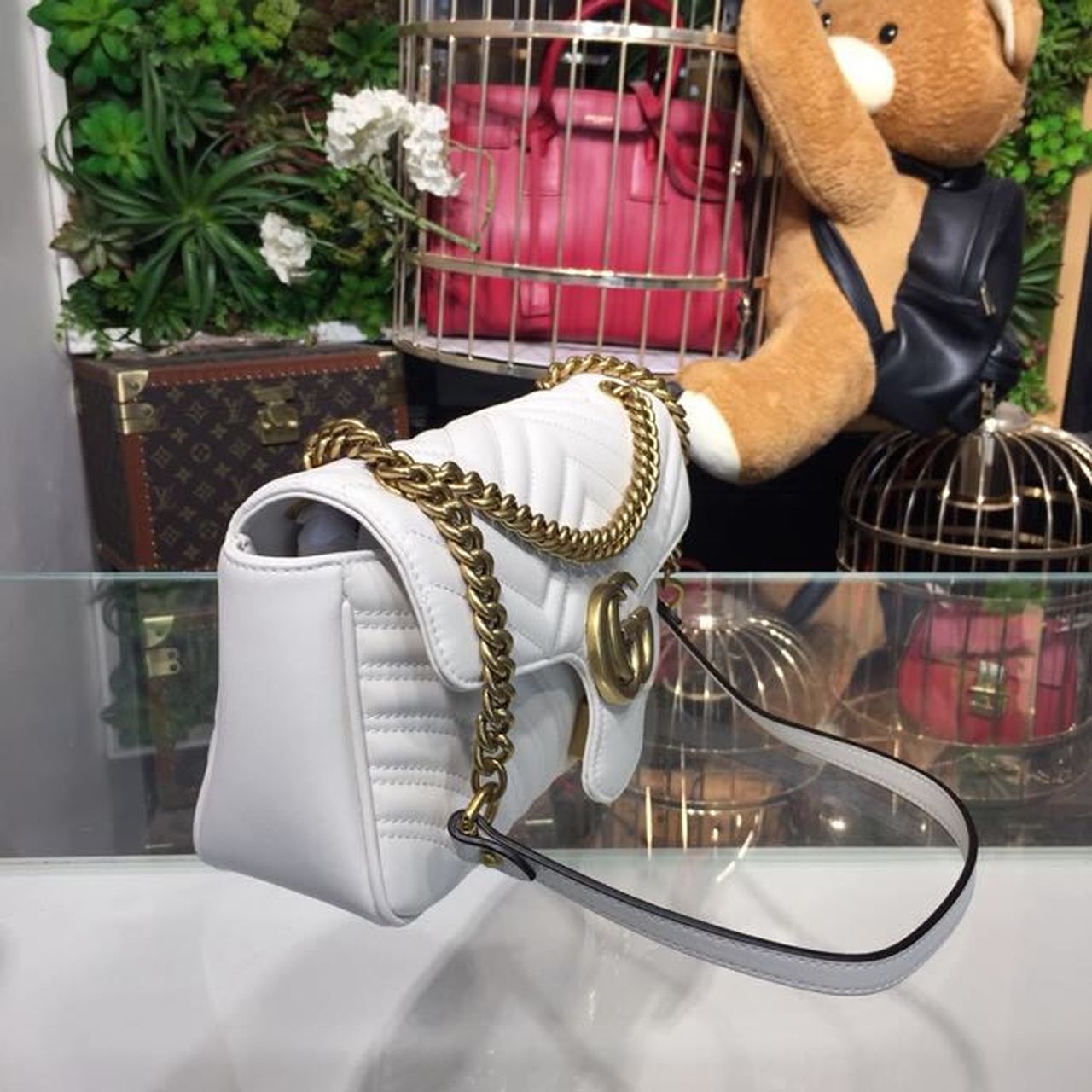 gg Marmont Matelassé Chevron 10in White Small Shoulder Bag