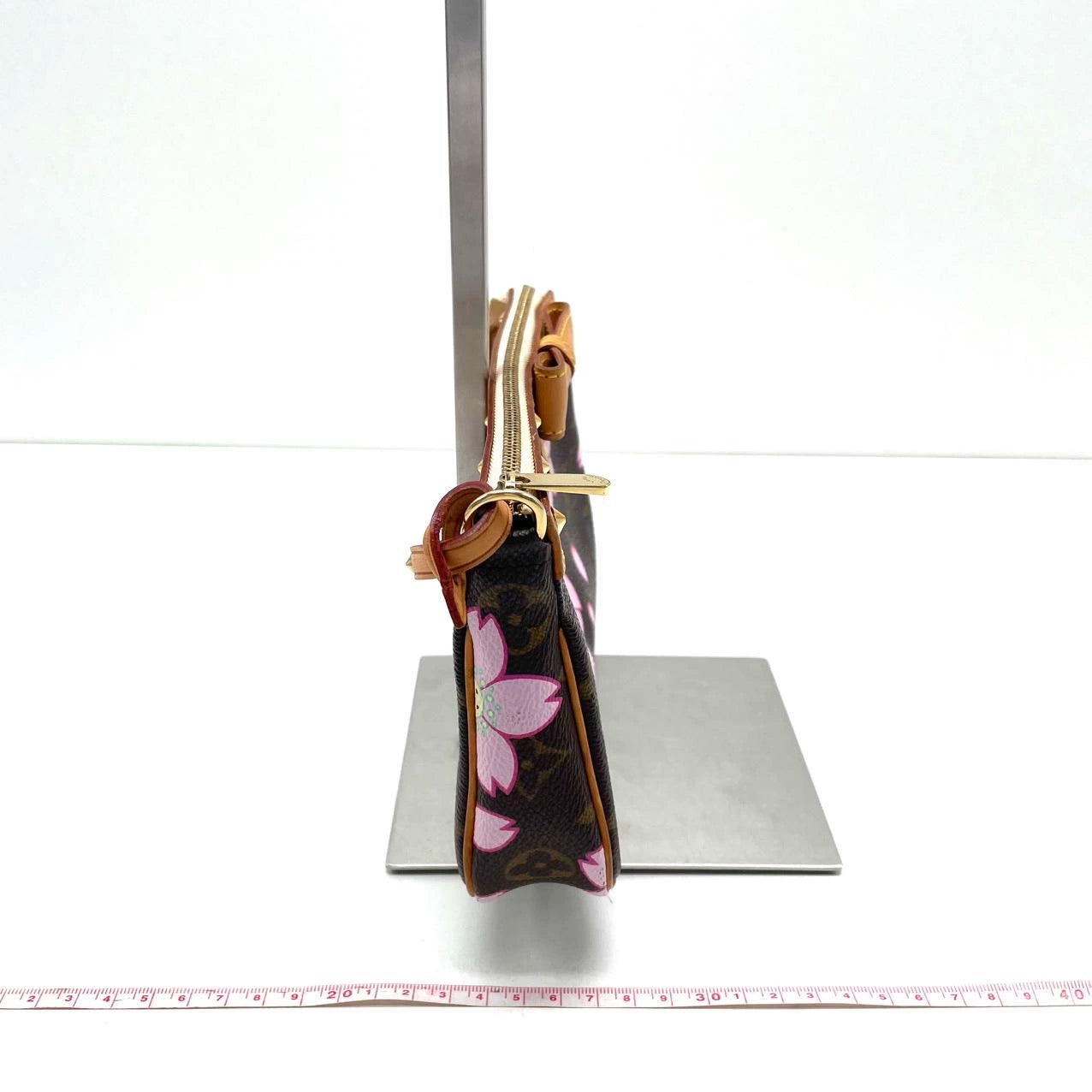 Louis Vuitton x Takashi Murakami Cherry Blossom Pochette Clutch Bag Accessoire 1