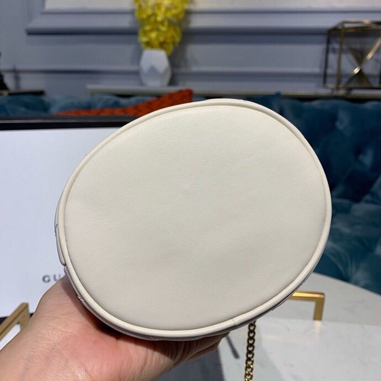 gg Marmont Matelassé Chevron 6in White Mini Bucket Bag