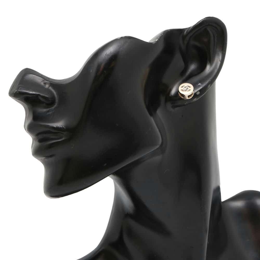 Chanel Round CC Logo Earrings Gold Metal Strass Color Stone Jewelry