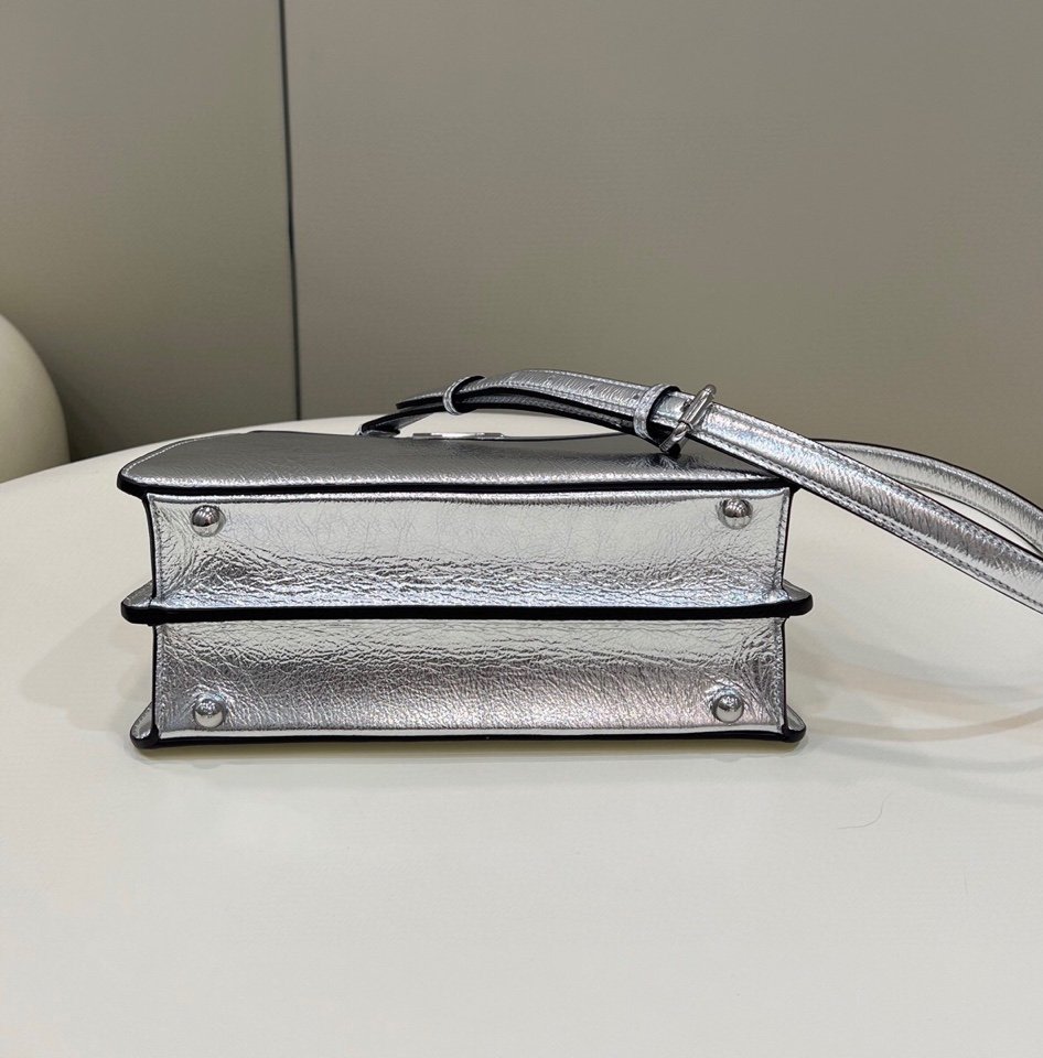 Metop Qualityum Silver Travel Bag