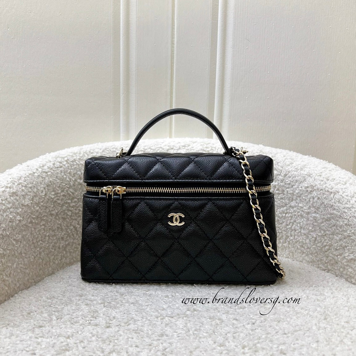 Vanity / Clutch with Chain (LP Style Bag) in Black Caviar and LGHW Classic