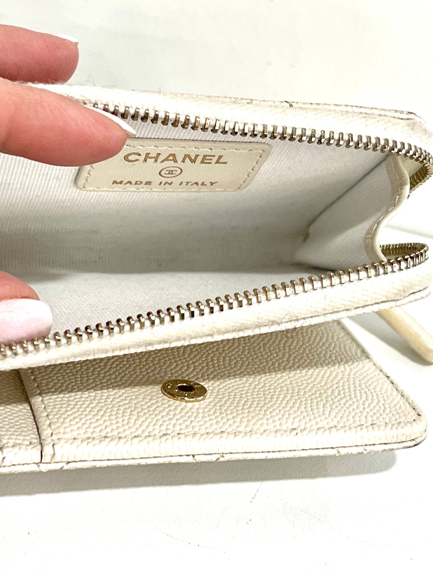 CHANEL CAVIAR QUILTED SMALL ZIP WALLET