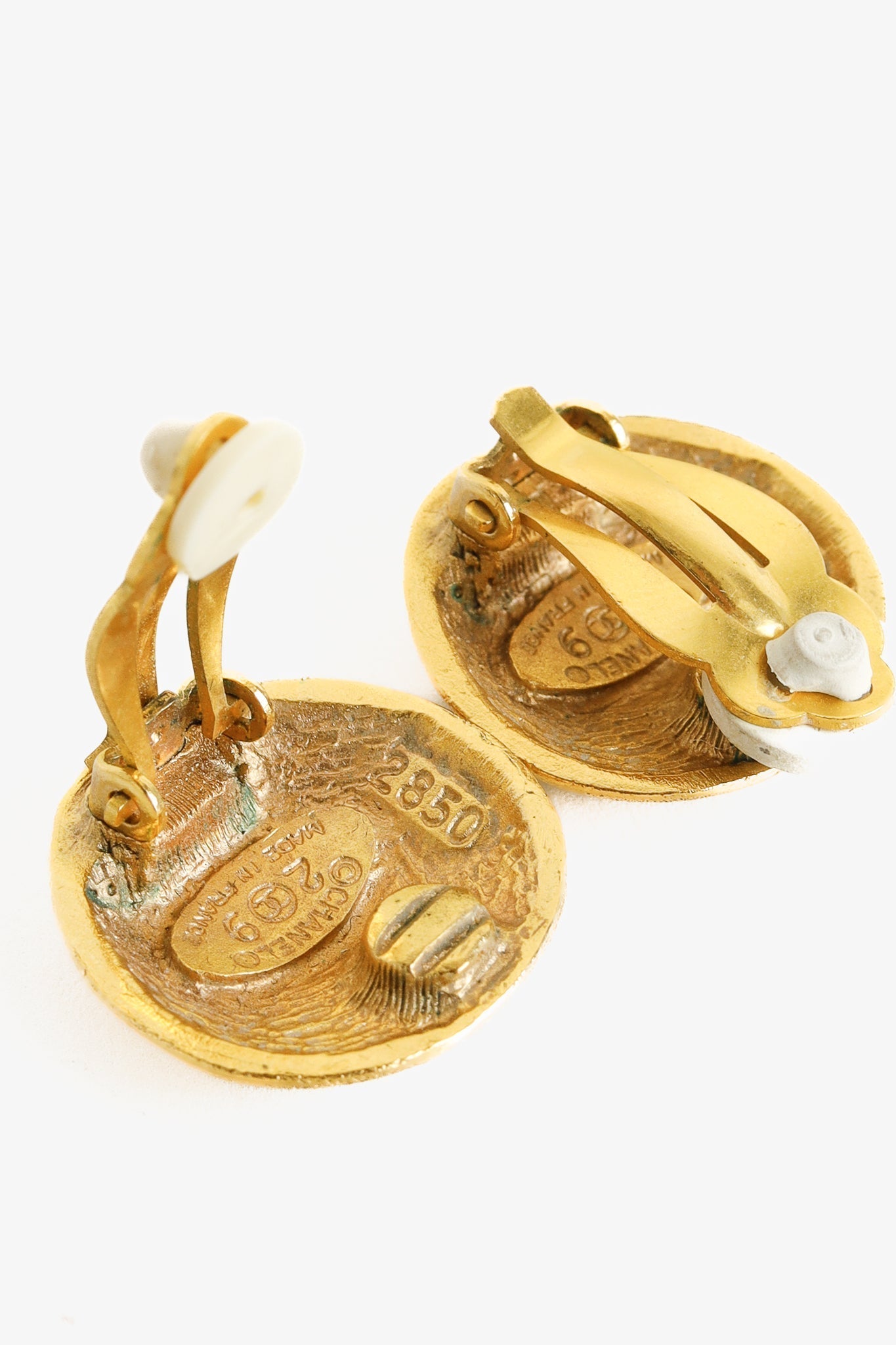Chanel Gold-Tone Round Interlocking CC Clip-On Earrings Jewelry