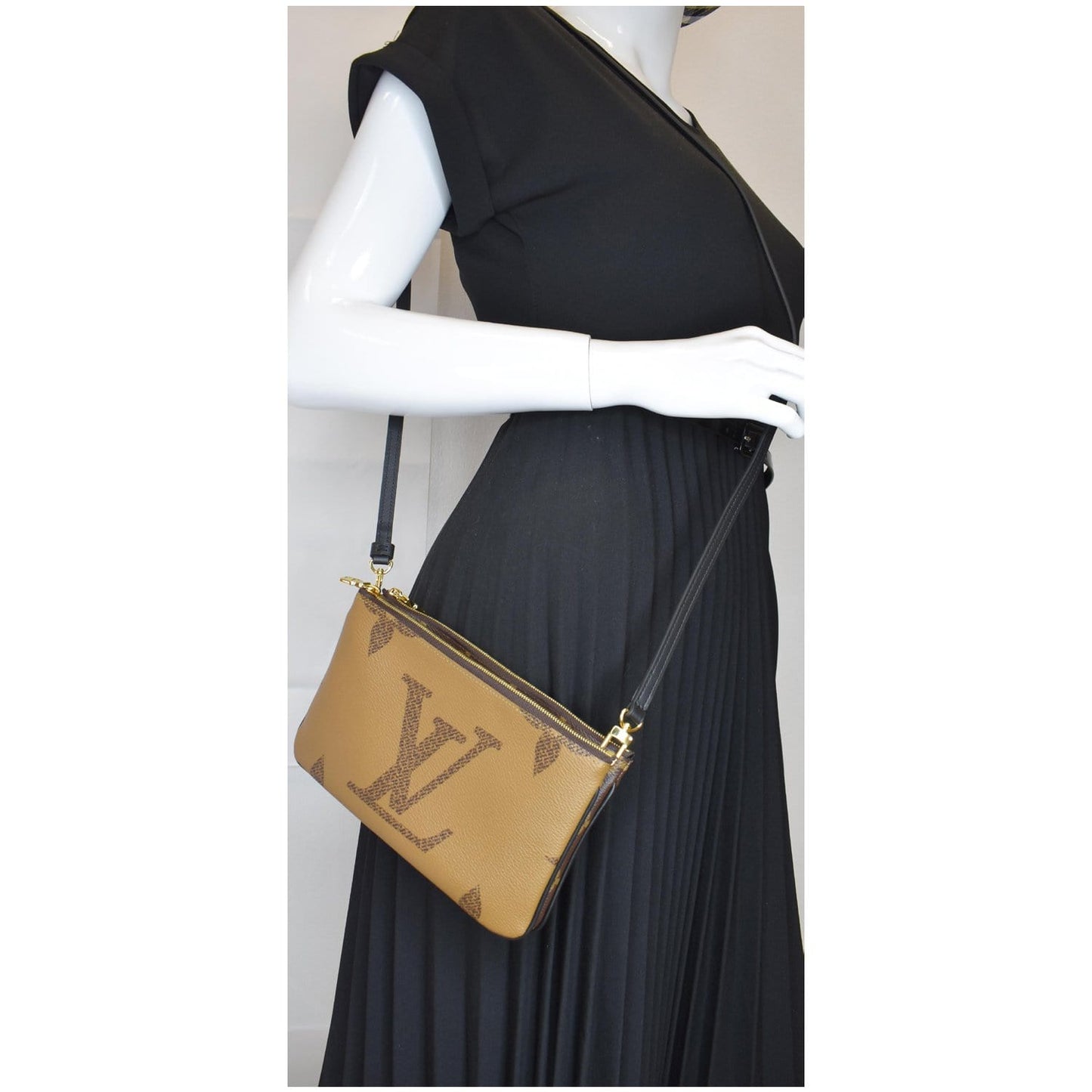 Louis Double Zip Pochette Reverse Giant Shoulder Monogram Brown Shoulder Bag