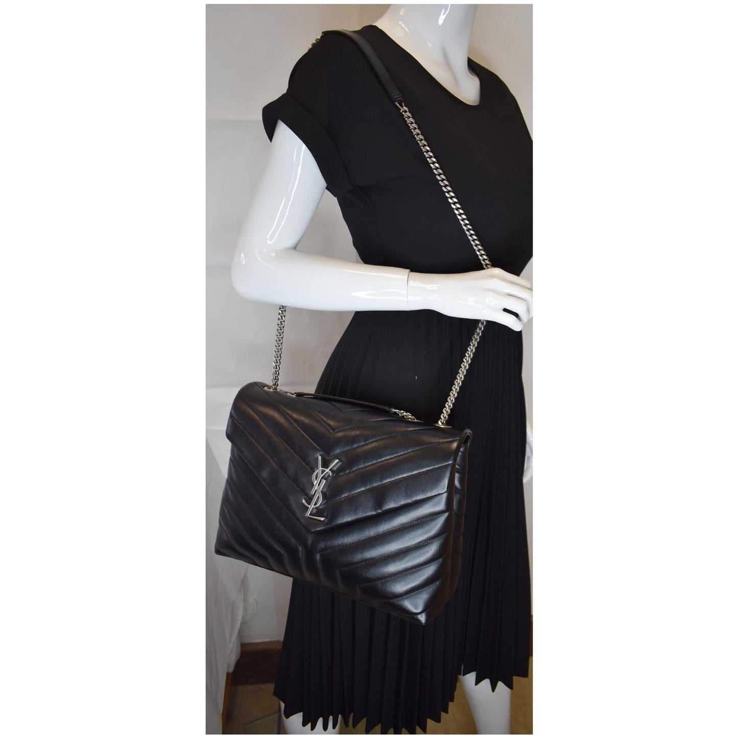 YSL Saint Laurent Saint Loulou Calfskin Chain Shoulder Bag Matelasse Black