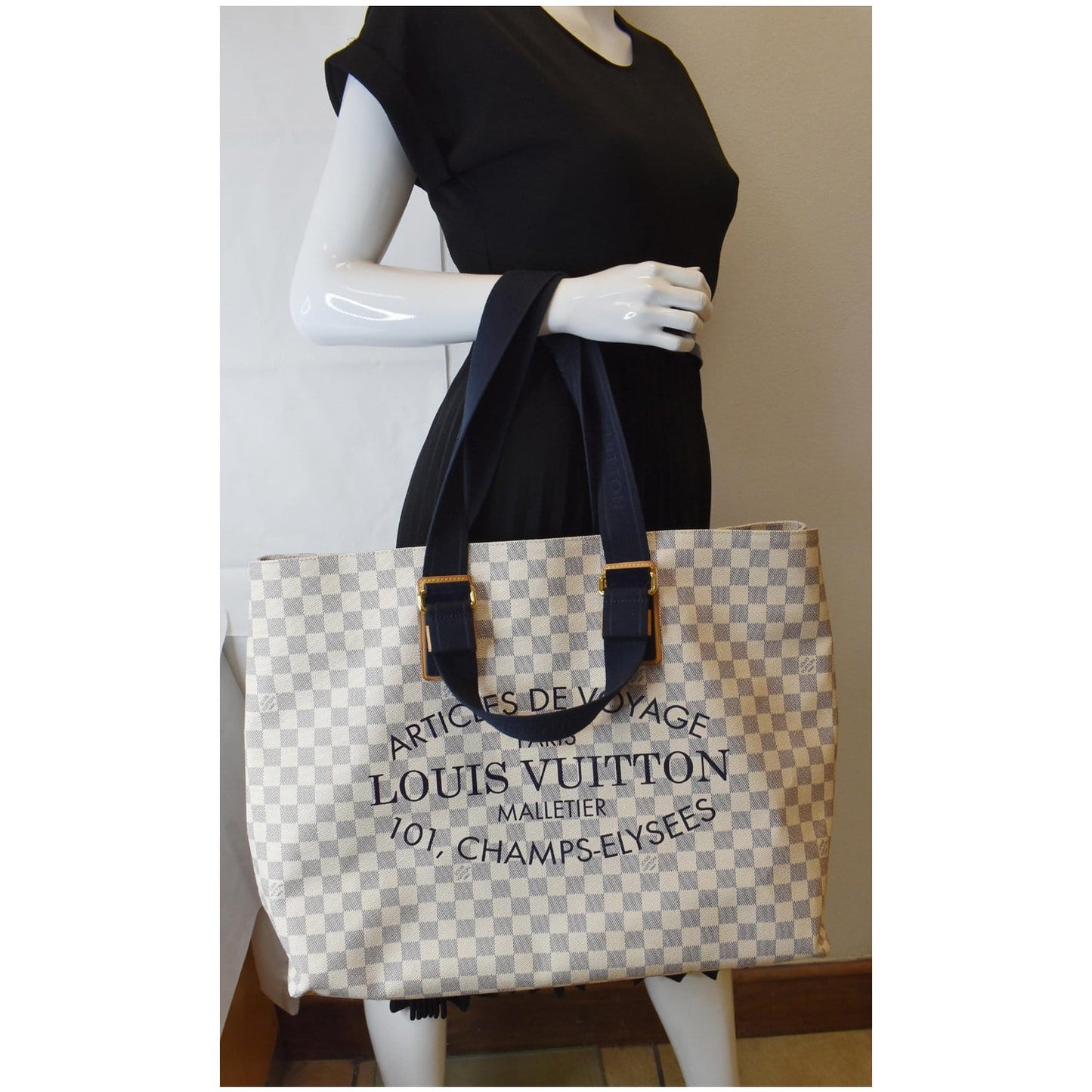 Louis Beach Cabas Gm Damier Azur Shoulder White Shoulder Bag