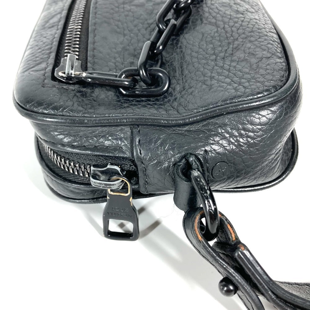 Louis Vuitton M55703 Taurillon Clemence Taurillon Clemence Monogram Leather Black Chain Clutch Bag
