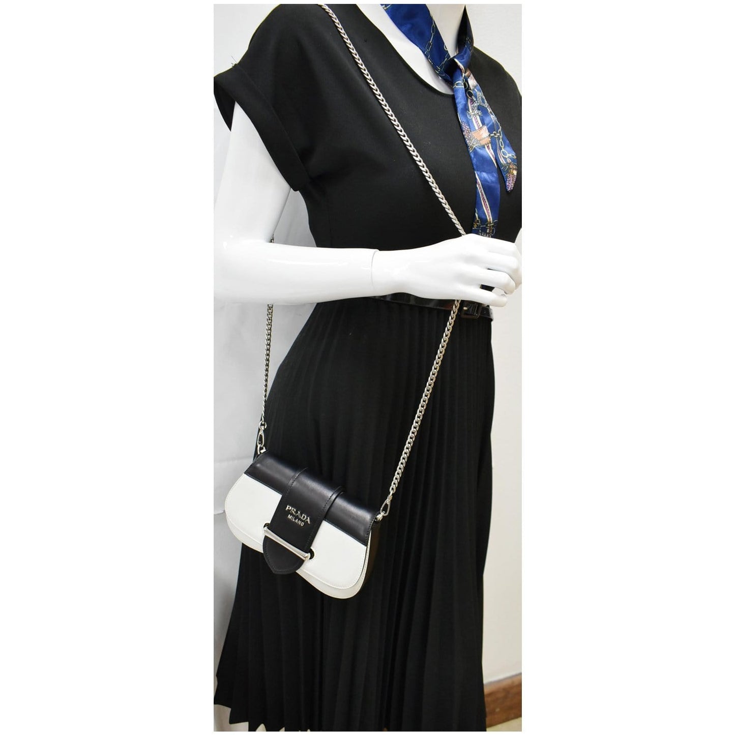 City Sidonie Small Crossbody Bag Last Call Leather Black