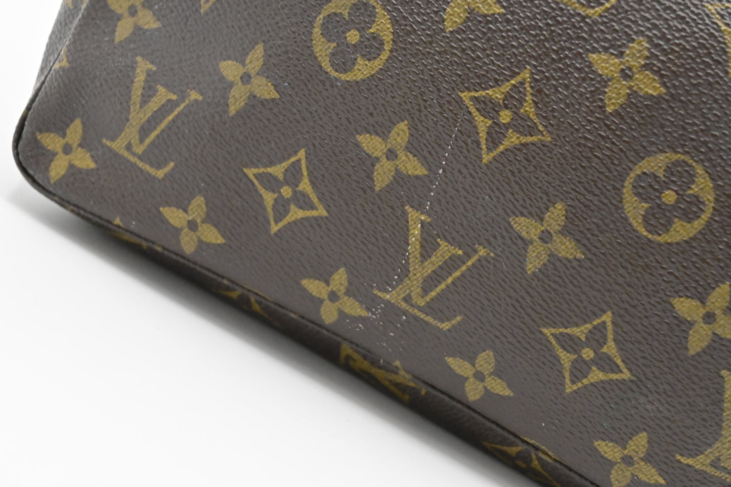 Louis Vuitton Trousse 23 Monogram Canvas Handbag