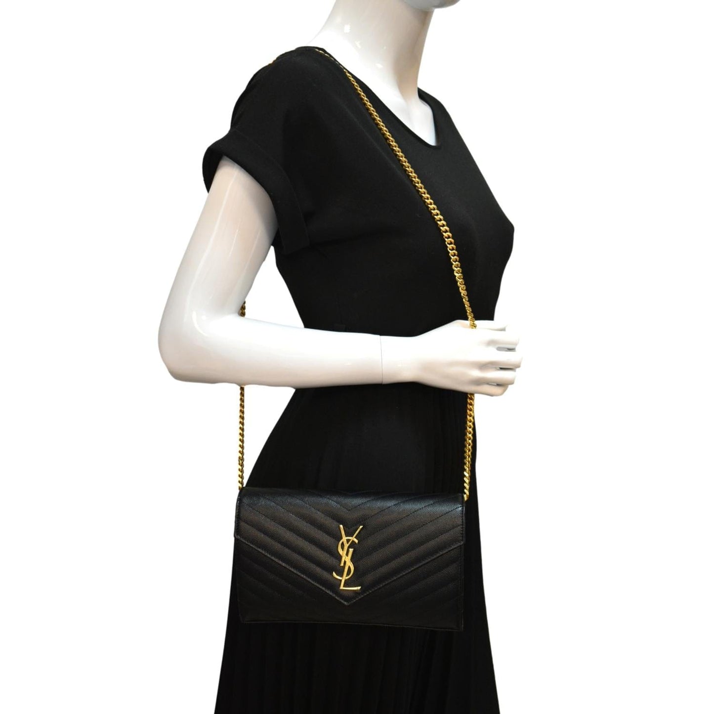 YSL Saint Laurent Saint Chevron Grain De Poudre Envelope Bag Black Chain Travel Bag