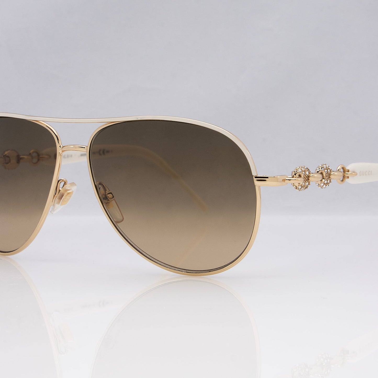 Gucci Crystal Marina Aviator Sunglasses SHF White Gold Chain Accessory