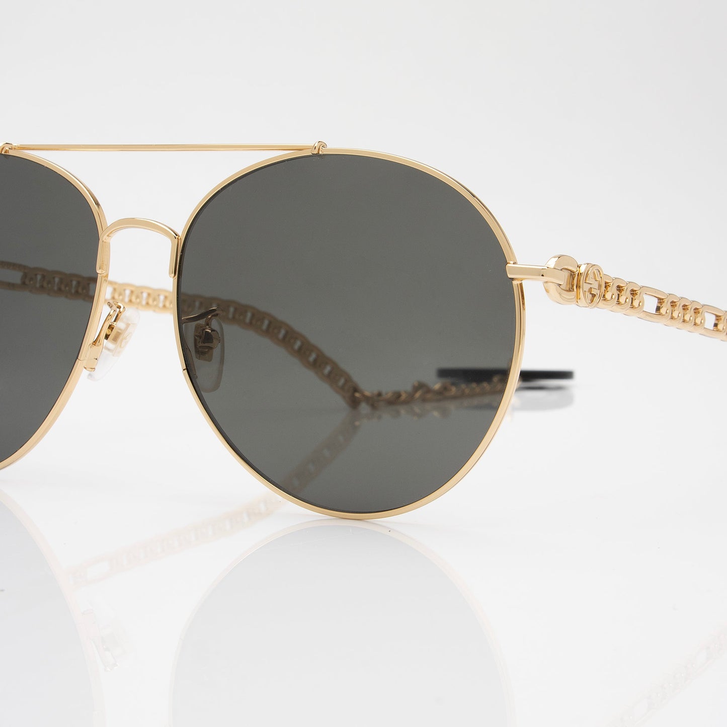 Gucci Interlocking G Charm Aviator Sunglasses Black Gold Chain Accessory