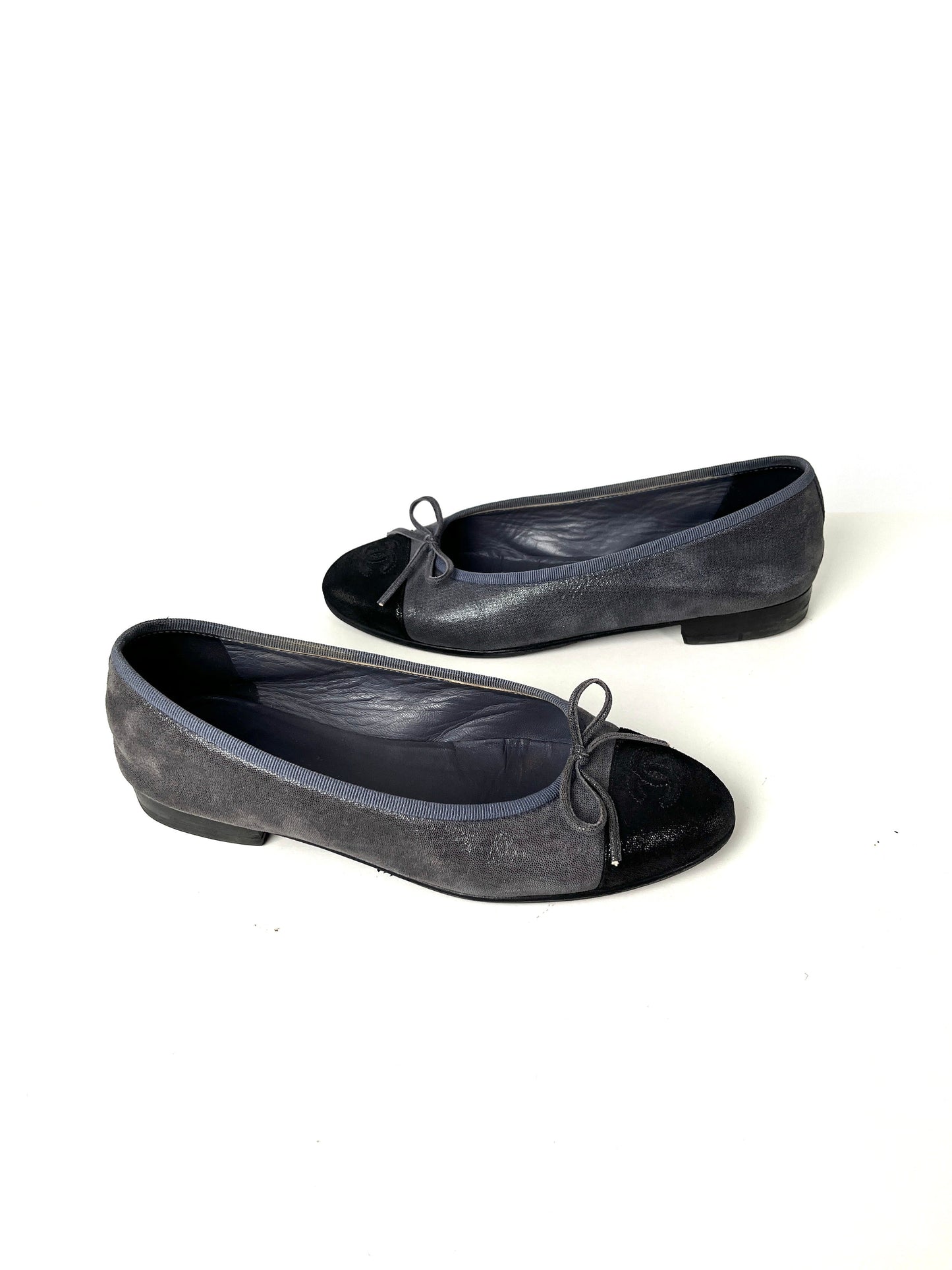 Chanel Black Dark Gray CC Logo Ballerina Leather Flats 37, 6.5